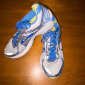 Brooks Blue and White Athletic Shoes Men’s size 10 pre-owned